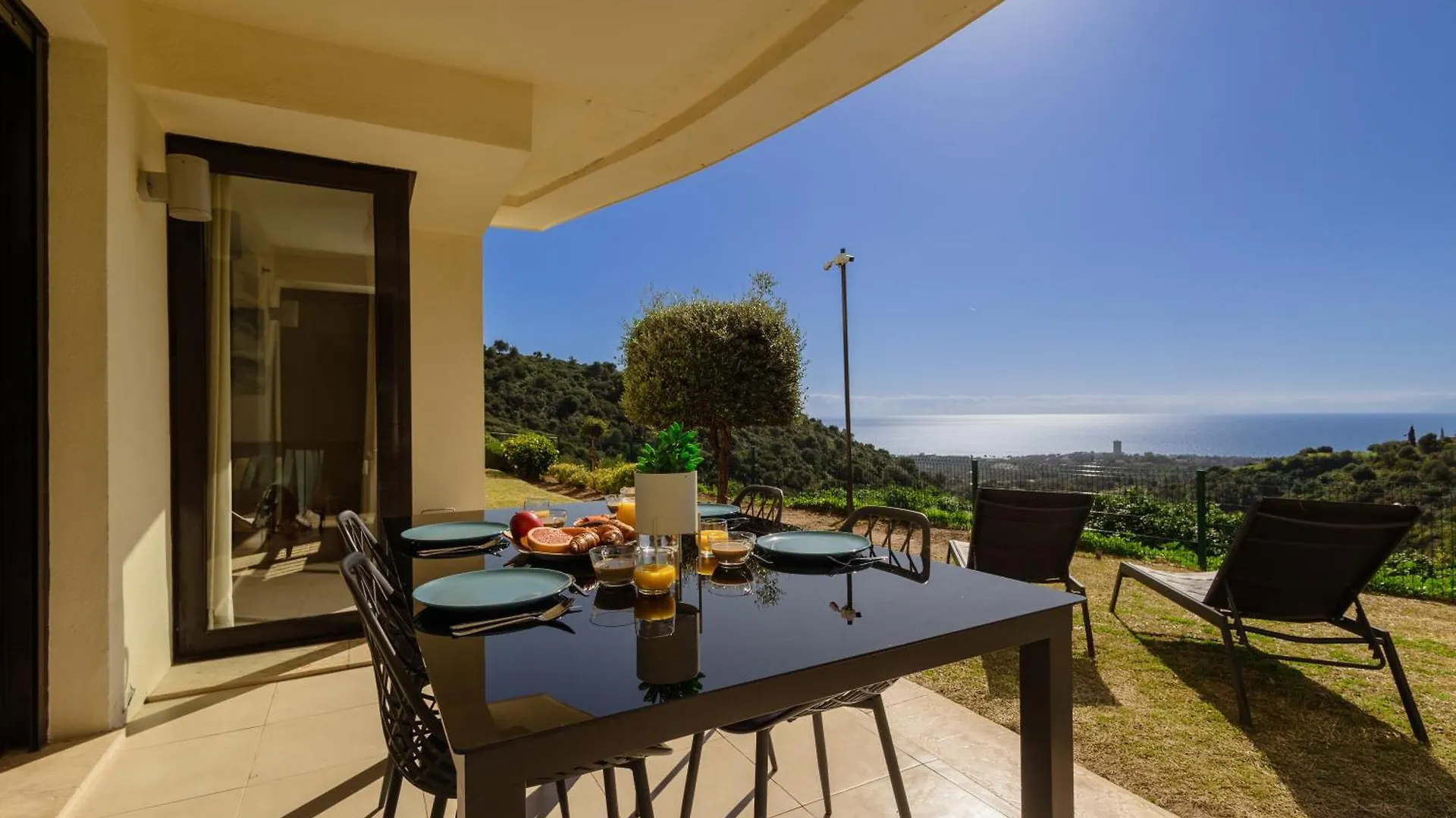 アパート Moderno Apartamento Vacacional Con Increbles Vistas Al Mar Con Spa Y Gimnasio マルベーリャ スペイン
